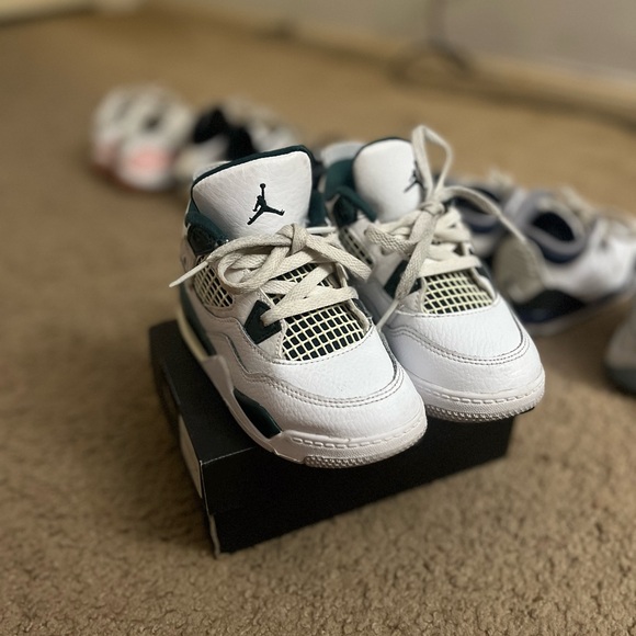 Jordan Kids Sneakers - White and Dark Green